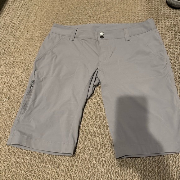 Columbia “Saturday Hiking Long Shorts” - Picture 5 of 9